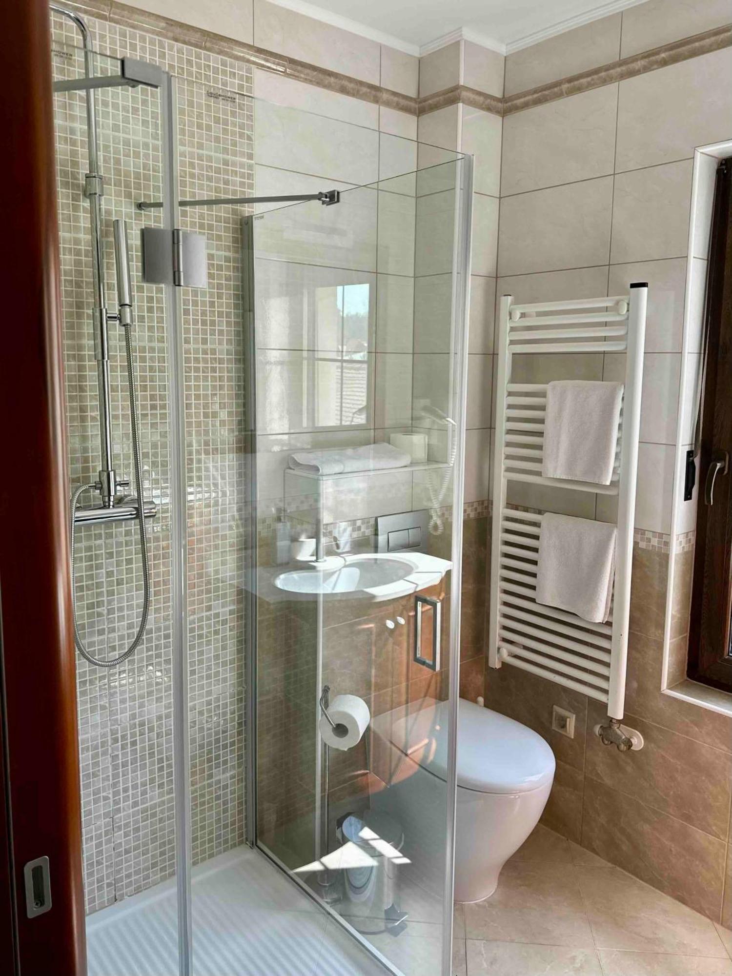 Szent György Villa Apartmanház Heviz Exterior foto
