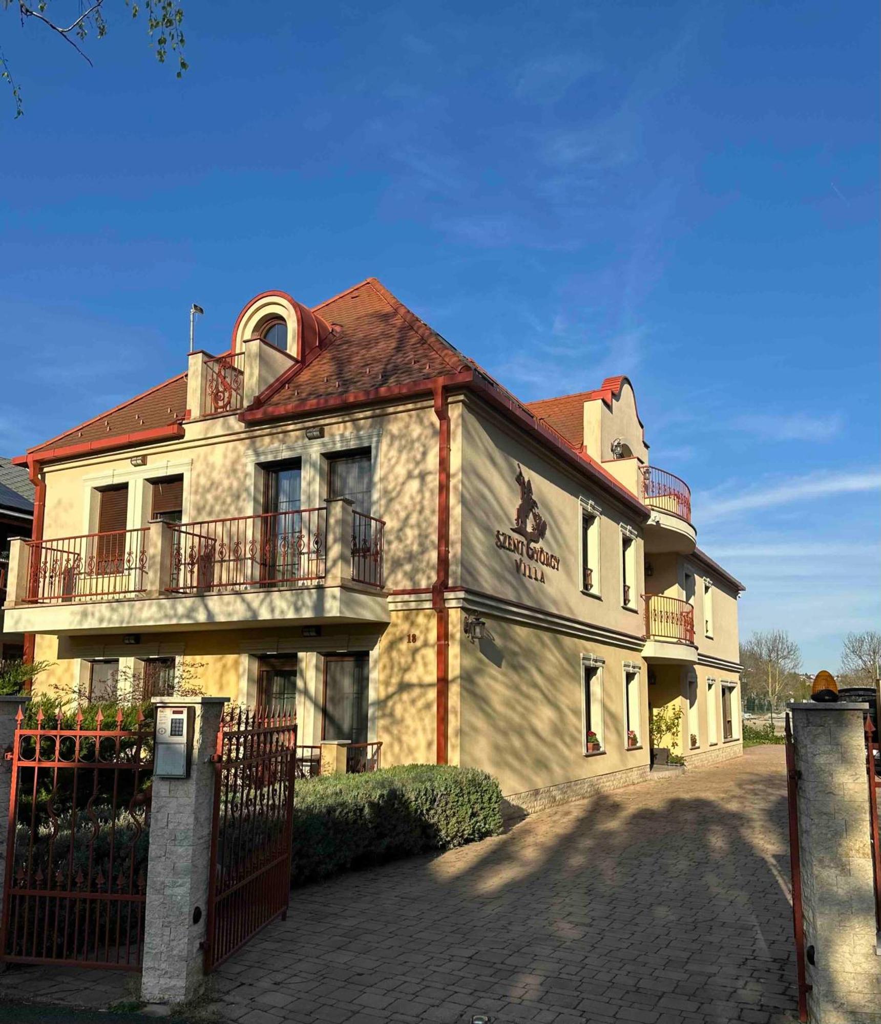 Szent György Villa Apartmanház Heviz Exterior foto